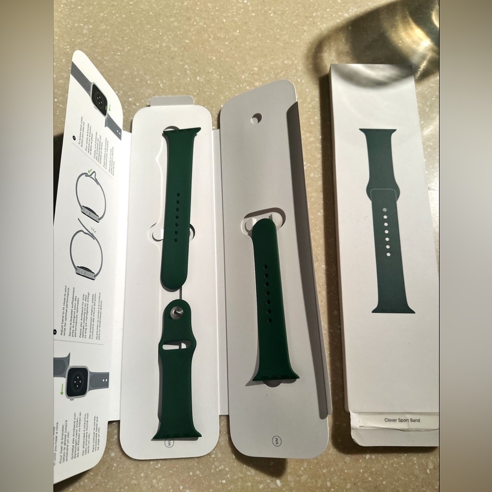 SOLD‼️Apple Watch band(Green)